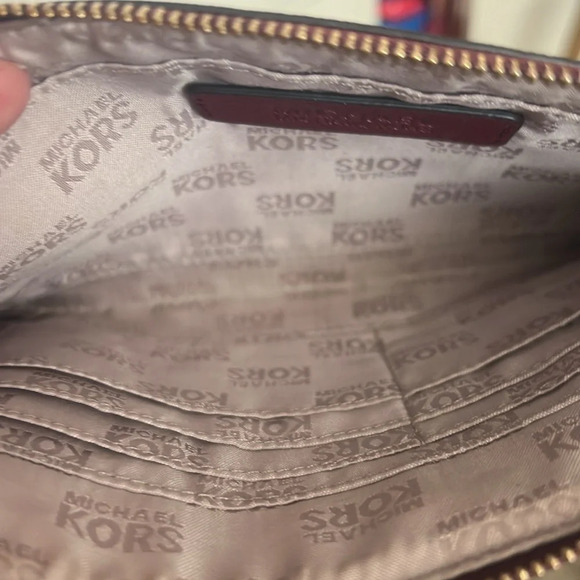 Michael Kors NWOT Burgundy and Gold Diamond Large Wristlet No Callouts - Picture 7 of 7